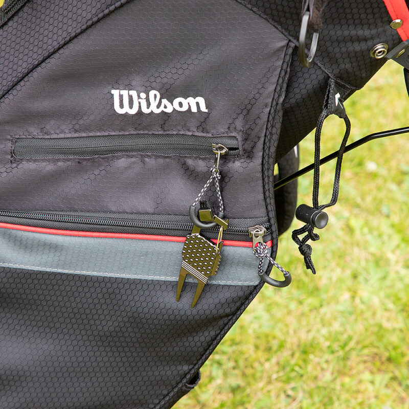 I fickan, i bagen eller hängande på bagen det är frågan